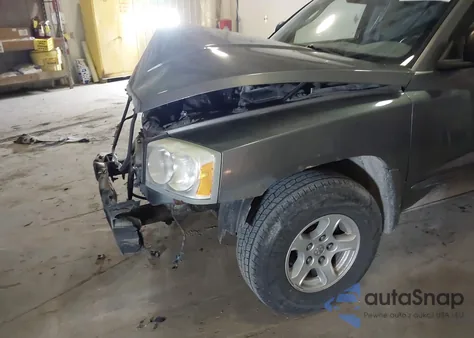 2005 Dodge Dakota Slt z USA, uszkodzony, nr VIN 1D7HW48NX5S151874